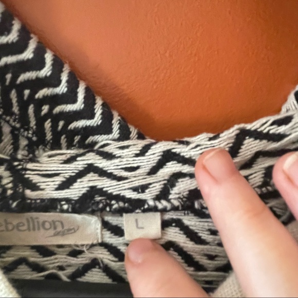 Rebellion Lrg Tassel Sweater - Picture 4 of 11